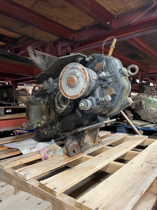 USED OMSI TRANSFER CASE