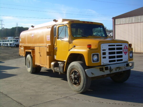 1989 International 1954 Tanker Truck