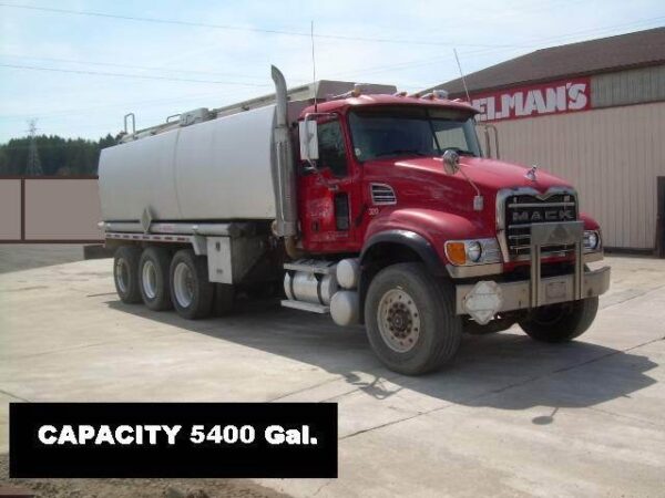 2006 MACK TRI/A FUEL TANKER