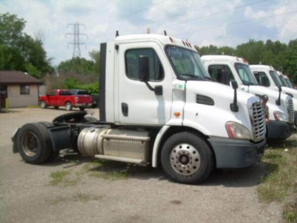 2013 Freightliner S/A Day Cab