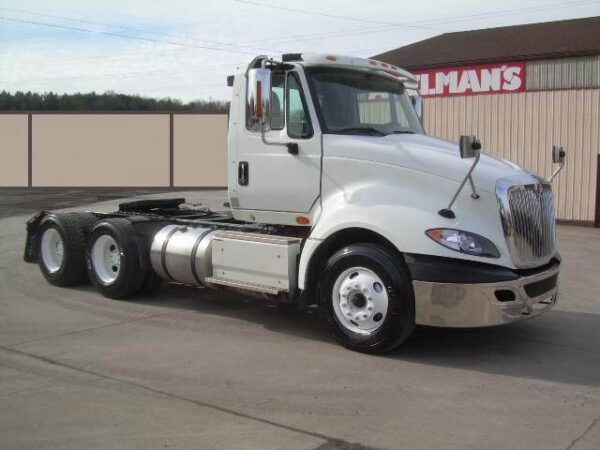 2016 International Prostar T/A Day Cab