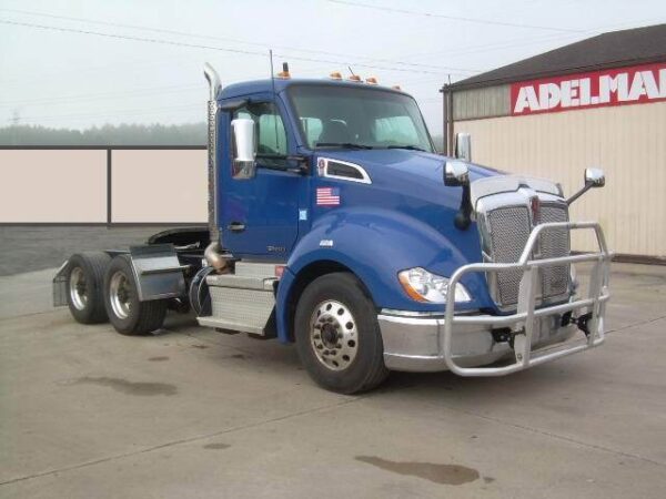 2018 Kenworth T680 T/A Day Cab