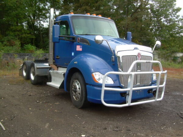 2015 Kenworth T680 T/A Day Cab