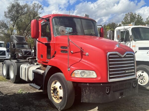 2015 Mack CXU T/A Day Cab