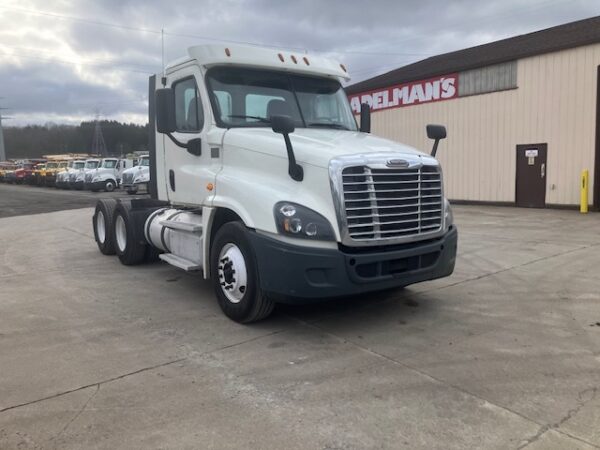 2018 Freightliner Cascadia T/A Day Cab