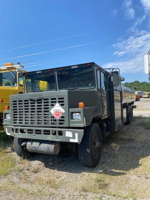 OSHKOSH AIRCRAFT REFUELING TANKER