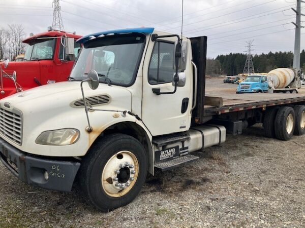 2006 FREIGHTLINER T/A FLATBED