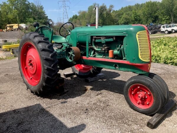 1938 OLIVER TRACTOR