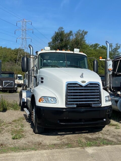 2005 Mack Vision T/A Day Cab