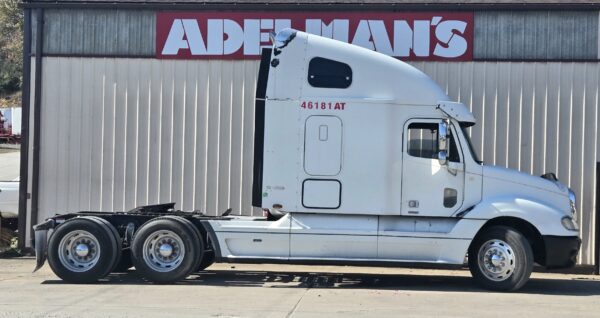 2005 Freightliner Columbia T/A Sleeper