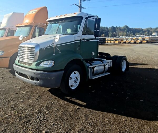 2006 Freightliner  CL112 S/A Day Cab Stock# W70754