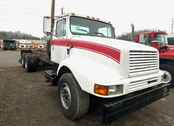 1999 International T/A Cab and Chassis