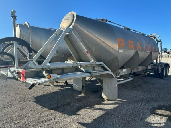 1998 Fruehauf 1000 CU FT Pneumatic Bulk Trailer- Stock# 019702