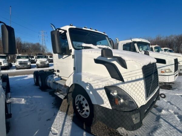 2015 Volvo VNL T/A Daycab